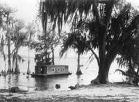 Lake Arthur houseboat 