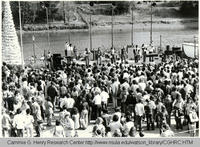 Cane River Lake; Crowd listening to band